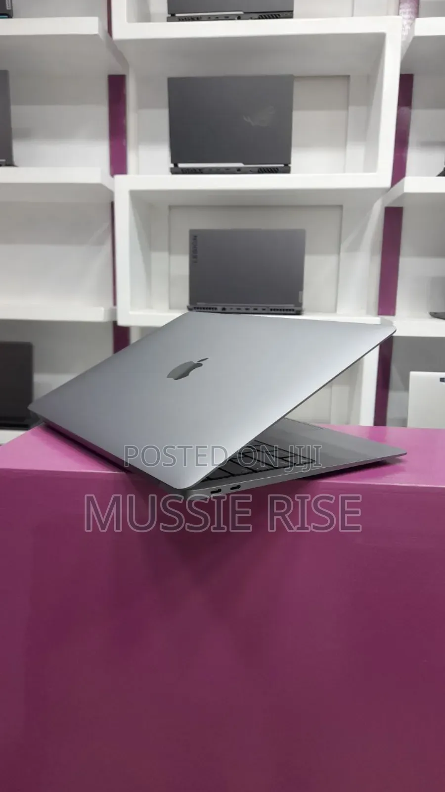 New Laptop Apple MacBook Air 2020 M1 8GB Intel Core I7 SSD 256GB