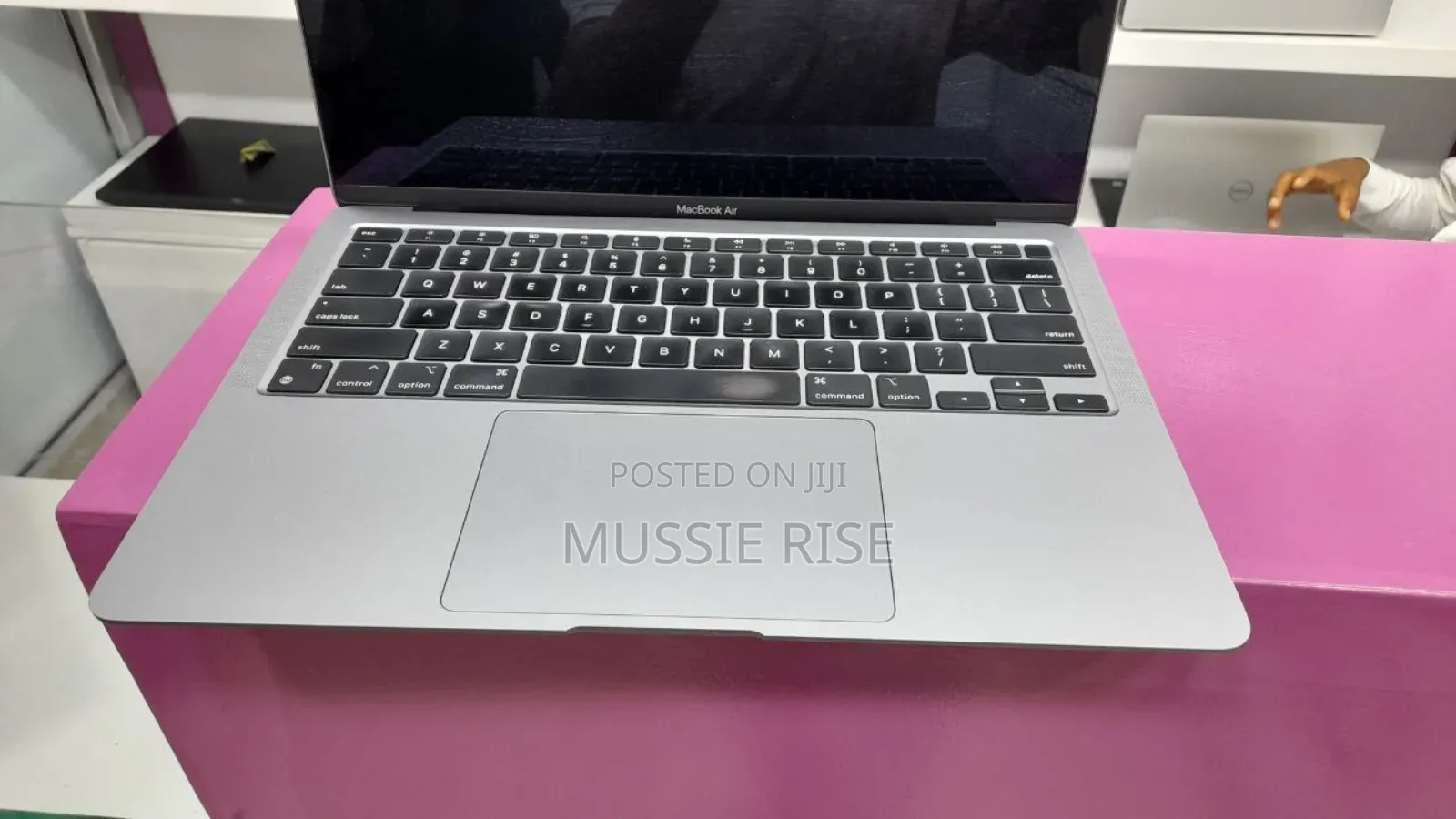 New Laptop Apple MacBook Air 2020 M1 8GB Intel Core I7 SSD 256GB