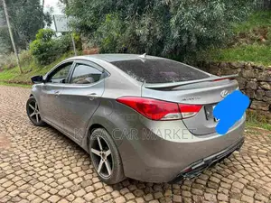 Hyundai Avante 2012 Silver