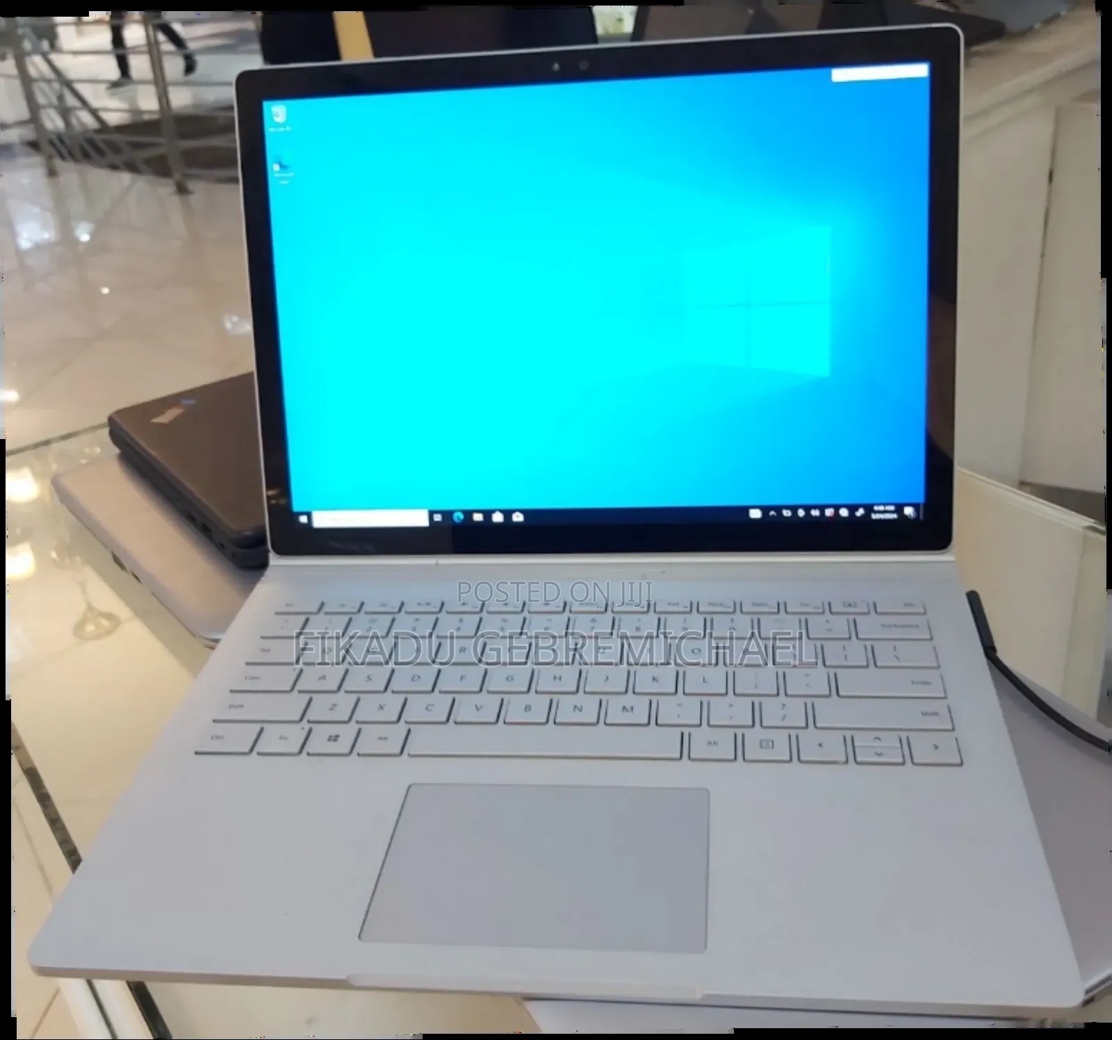 New Laptop Microsoft Surface Book 8GB Intel Core I5 SSD 256GB