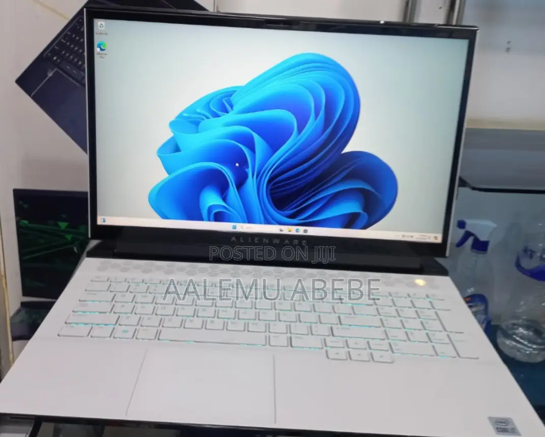 New Laptop Alienware Area-51m 32GB Intel Core I7 SSD 2T