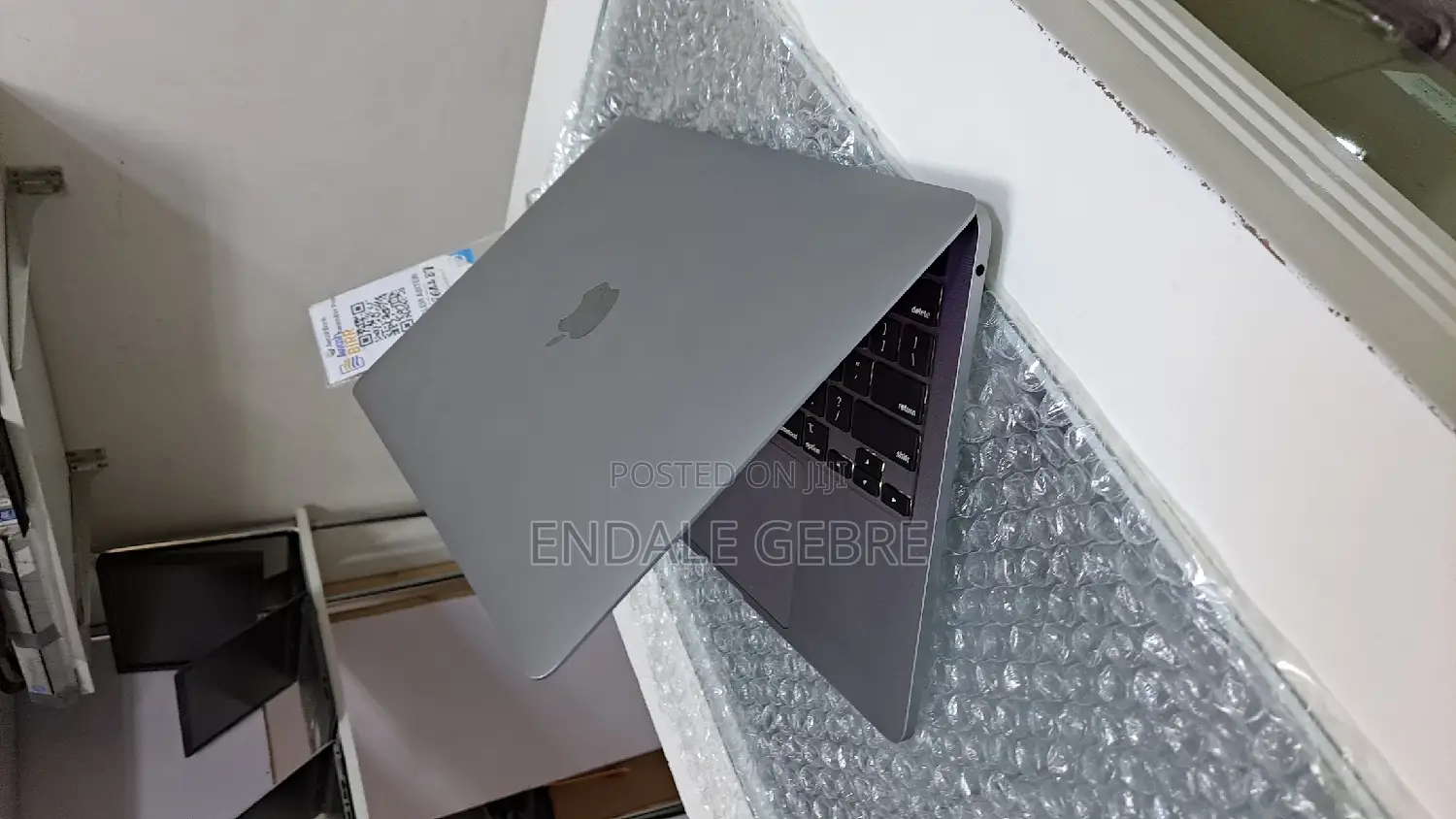 New Laptop Apple MacBook Pro M1 8GB Apple M1 Pro SSD 512GB