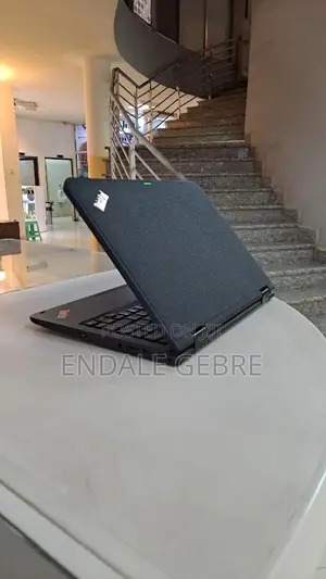 Photo - New Laptop Lenovo Yoga 11e 4GB Intel Pentium SSD 128GB