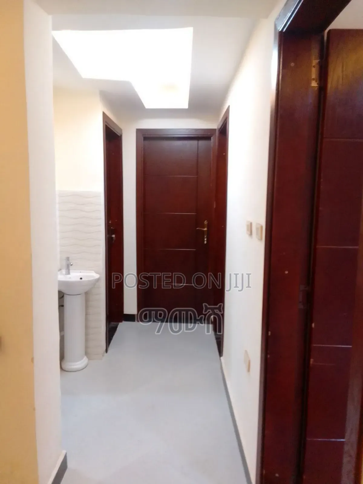 Furnished 3bdrm Condo in የሚሸጥ በዘመናዊ የተሠራ, Yeka for sale