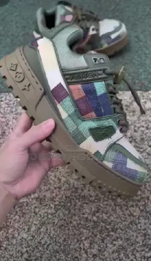 Photo - Louis Vuitton Master Quality Shoes