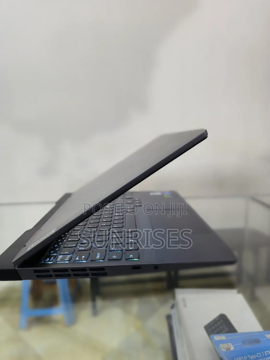 New Laptop Lenovo LOQ 15IRH8 8GB Intel Core I5 SSD 512GB