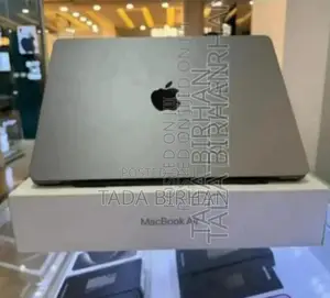 Photo - New Laptop Apple MacBook Air 2022 M2 16GB Apple M2 SSD 512GB