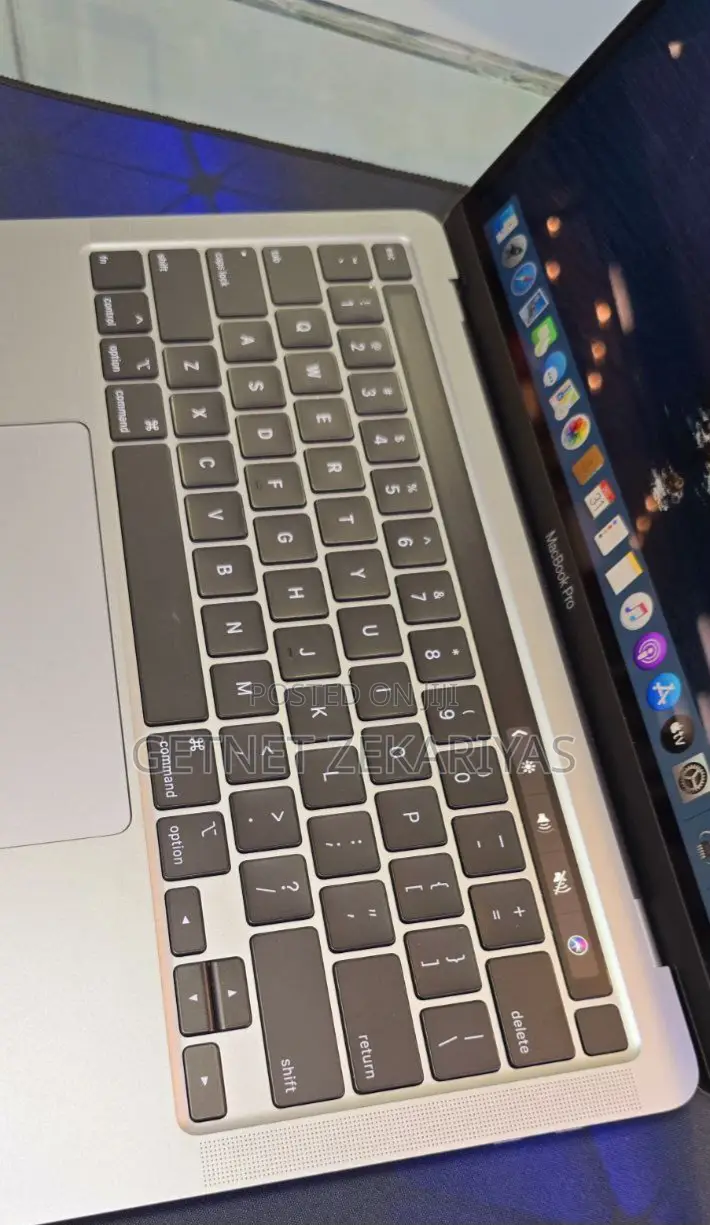 New Laptop Apple MacBook Pro 2020 16GB Intel Core I7 SSD 512GB