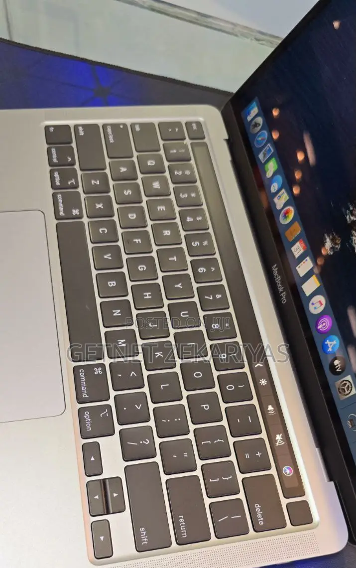 New Laptop Apple MacBook Pro 2020 16GB Intel Core I7 SSD 512GB