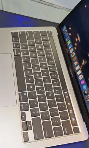 New Laptop Apple MacBook Pro 2020 16GB Intel Core I7 SSD 512GB