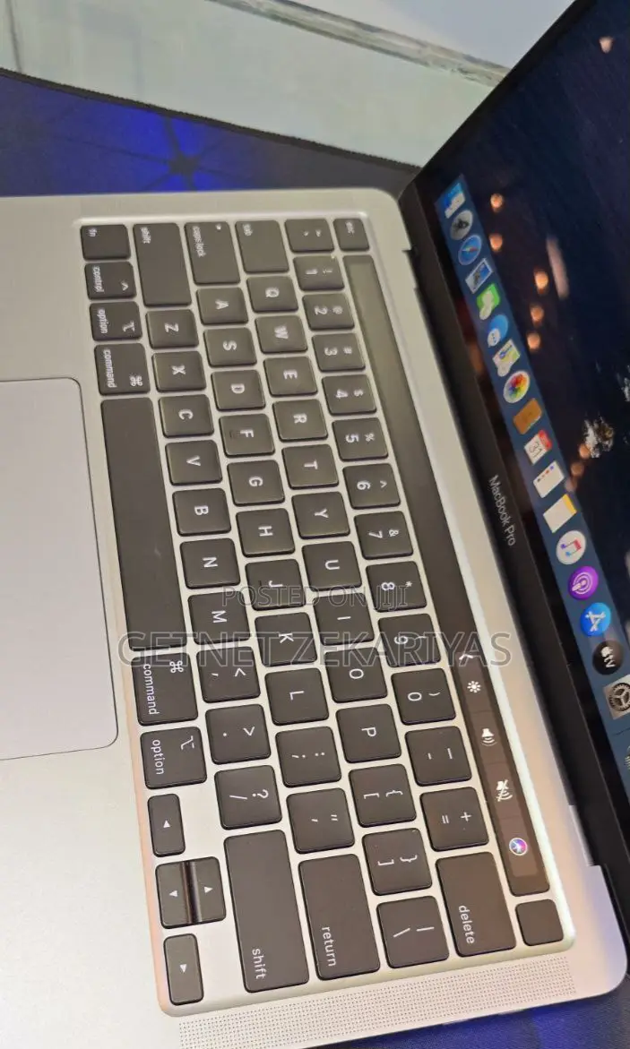 New Laptop Apple MacBook Pro 2020 16GB Intel Core I7 SSD 512GB