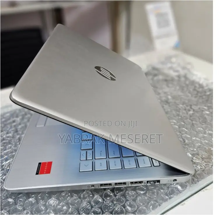 New Laptop HP Stream Notebook 8GB Intel Core I5 SSD 1T