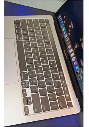 New Laptop Apple MacBook Pro 2020 16GB Intel Core I7 SSD 512GB