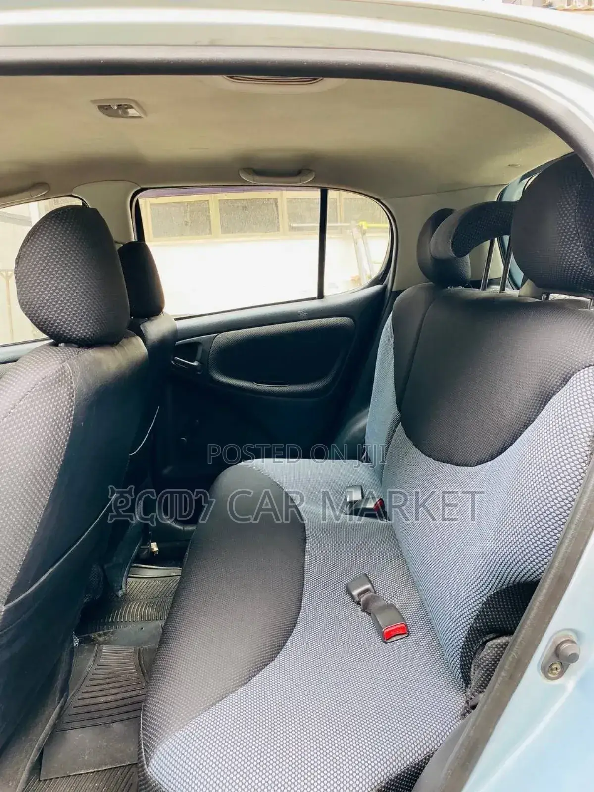 Toyota Vitz 2004 Blue