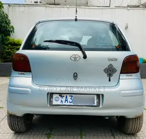 Toyota Vitz 2004 Blue