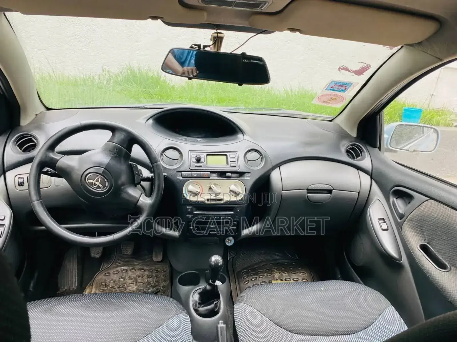 Toyota Vitz 2004 Blue