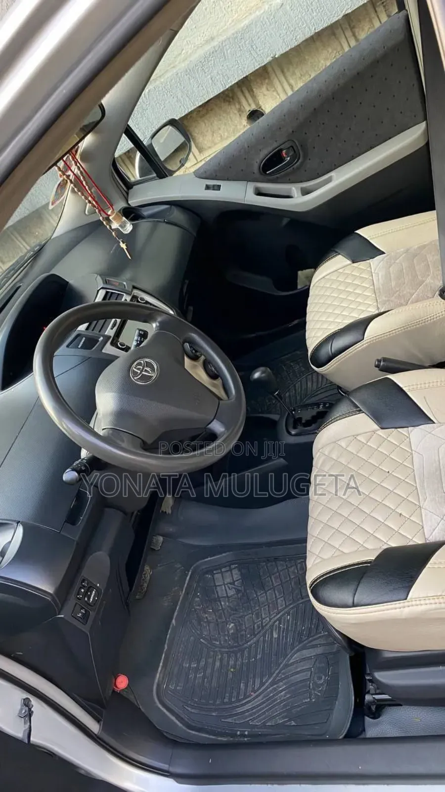 Toyota Yaris 2010 White