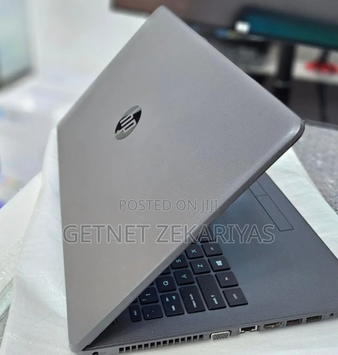 New Laptop HP Stream Notebook 8GB Intel Core I7 HDD 1T