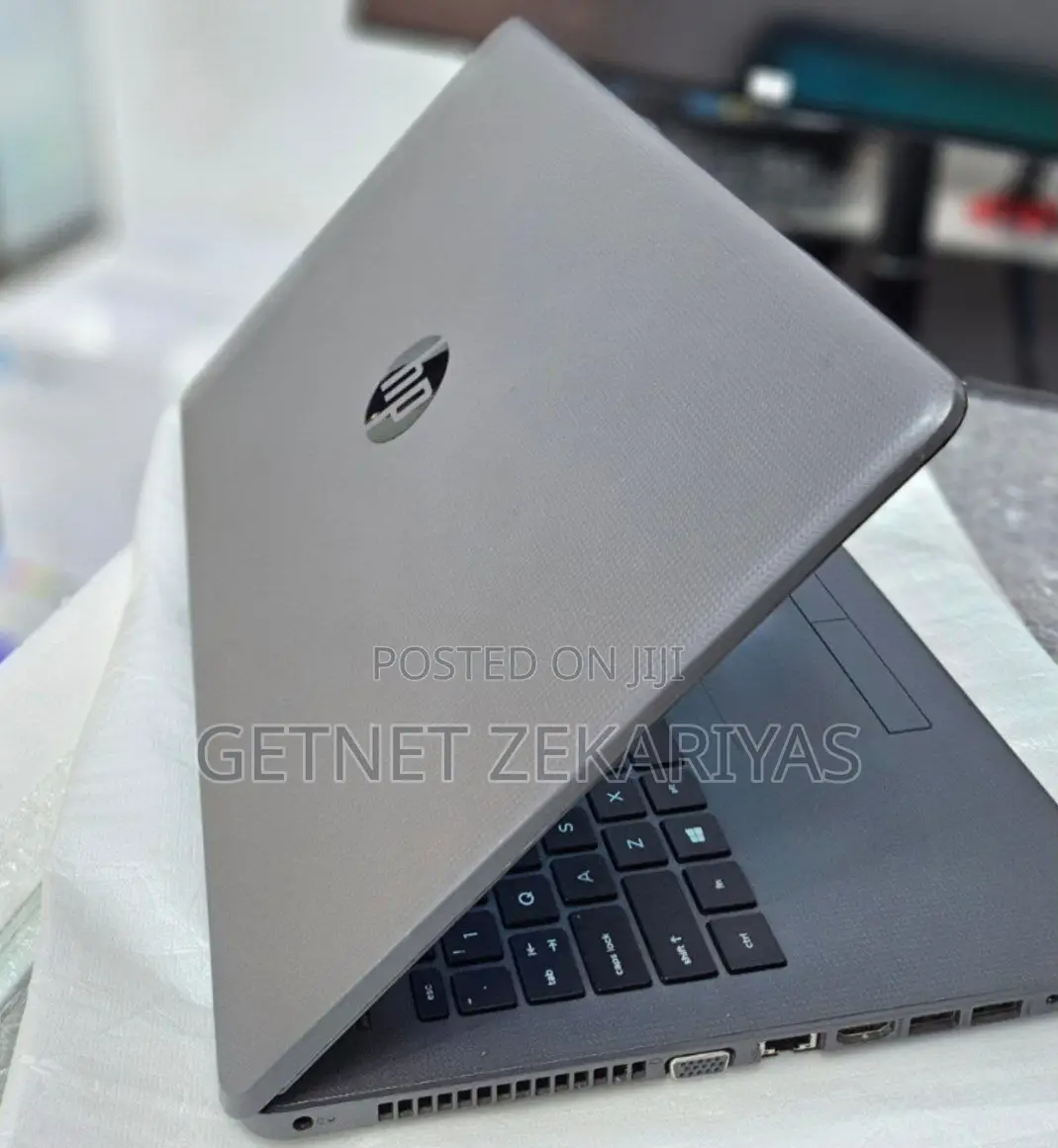 New Laptop HP Stream Notebook 8GB Intel Core I7 HDD 1T