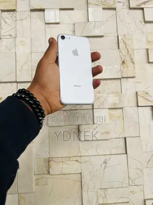 Photo - Apple iPhone 7 256 GB Gray