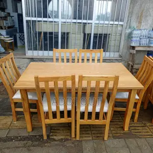 መመገቢያ ጠረጴዛ