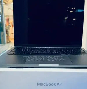 New Laptop Apple MacBook Air 2022 M2 8GB Apple M2 SSD 256GB