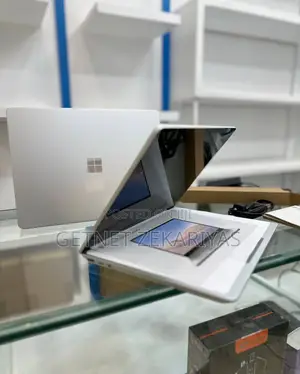 New Laptop Microsoft Surface 16GB Intel Core I7 SSD 1T