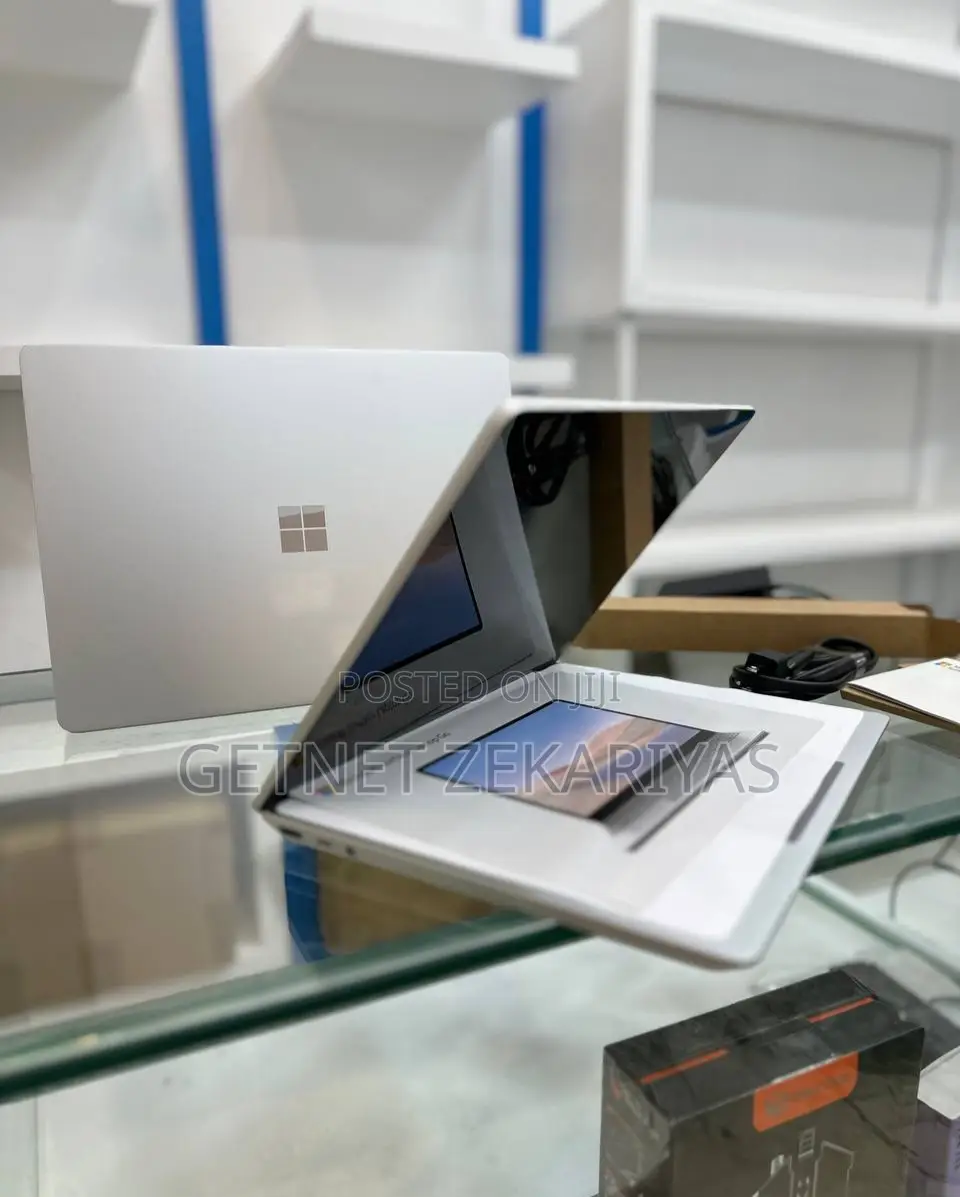 New Laptop Microsoft Surface 16GB Intel Core I7 SSD 1T