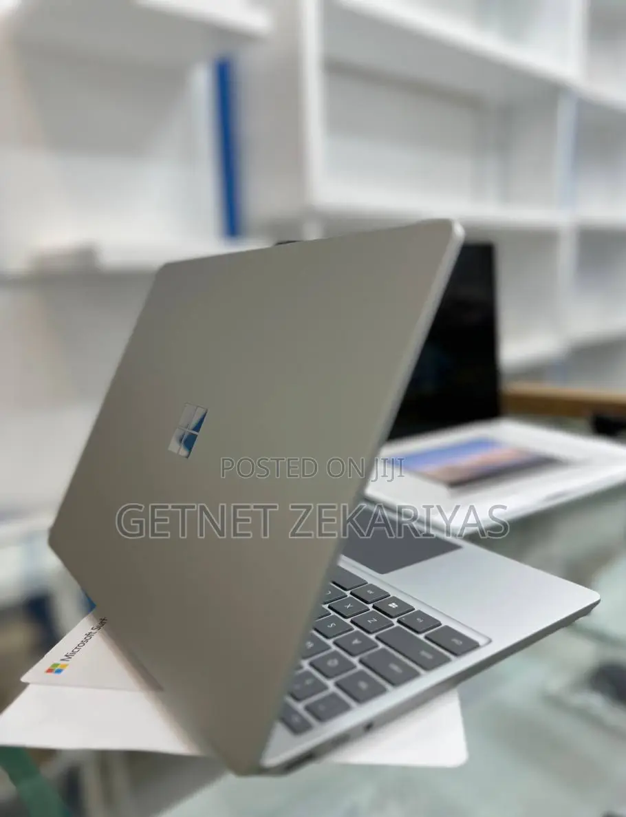 New Laptop Microsoft Surface 16GB Intel Core I7 SSD 1T