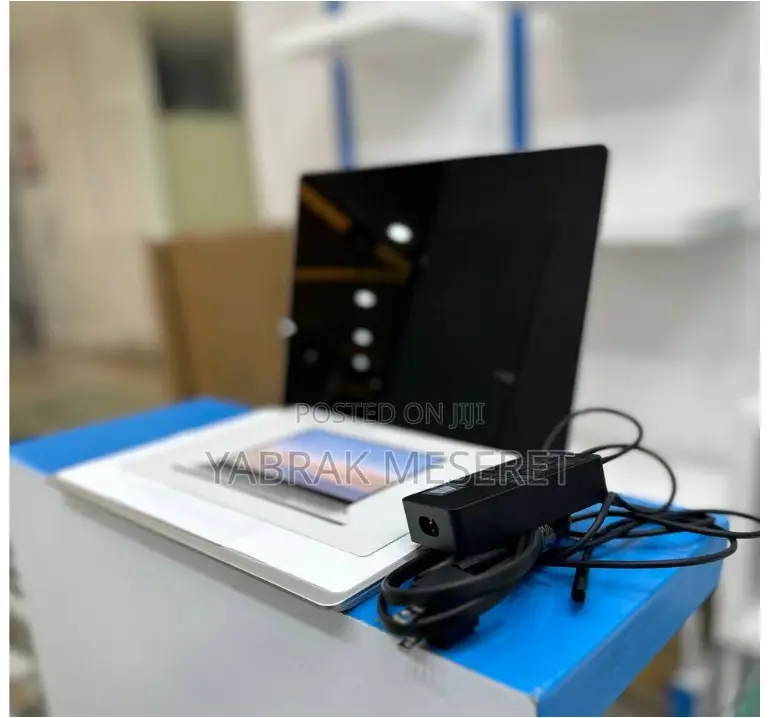 New Laptop Microsoft Surface 16GB Intel Core I5 SSD 256GB