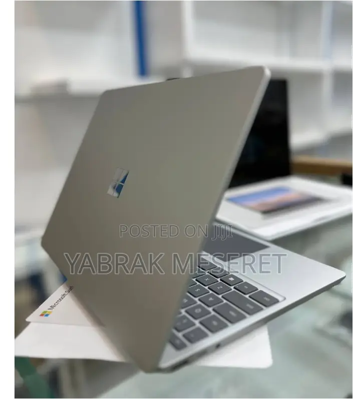 New Laptop Microsoft Surface 16GB Intel Core I5 SSD 256GB