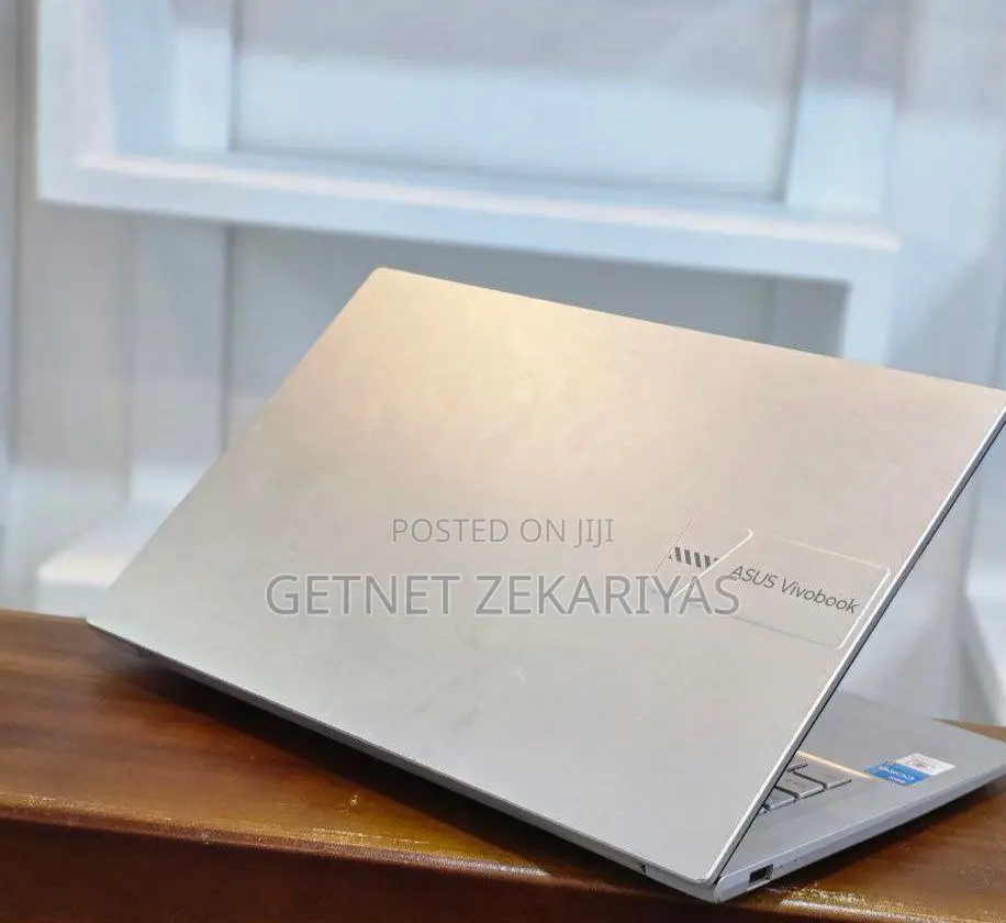 New Laptop Asus VivoBook 15 X505BA 8GB Intel Core I3 SSD 512GB