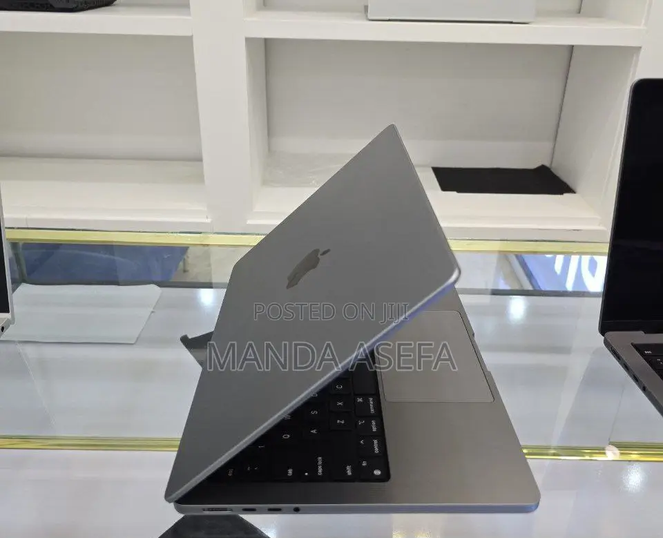 New Laptop Apple MacBook Pro 96GB Apple M2 SSD 2T