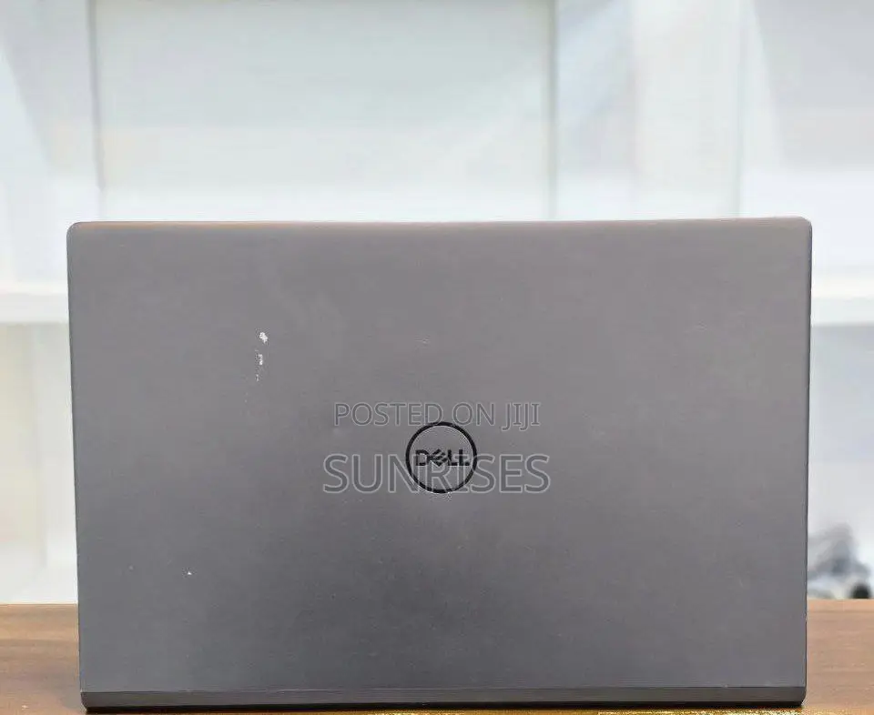 New Laptop Dell Vostro DVCI304 8GB Intel Core I5 SSD 256GB