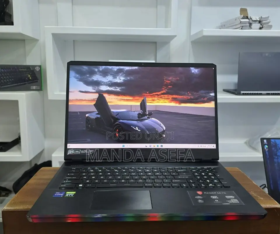 New Laptop MSI Raider GE76 12UGS 32GB Intel Core I9 SSD 2T