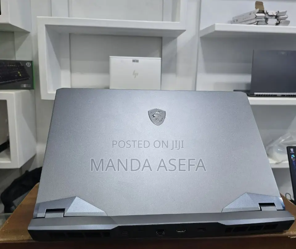 New Laptop MSI Raider GE76 12UGS 32GB Intel Core I9 SSD 2T