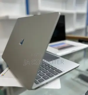 New Laptop Microsoft Surface 16GB Intel Core I5 SSD 256GB