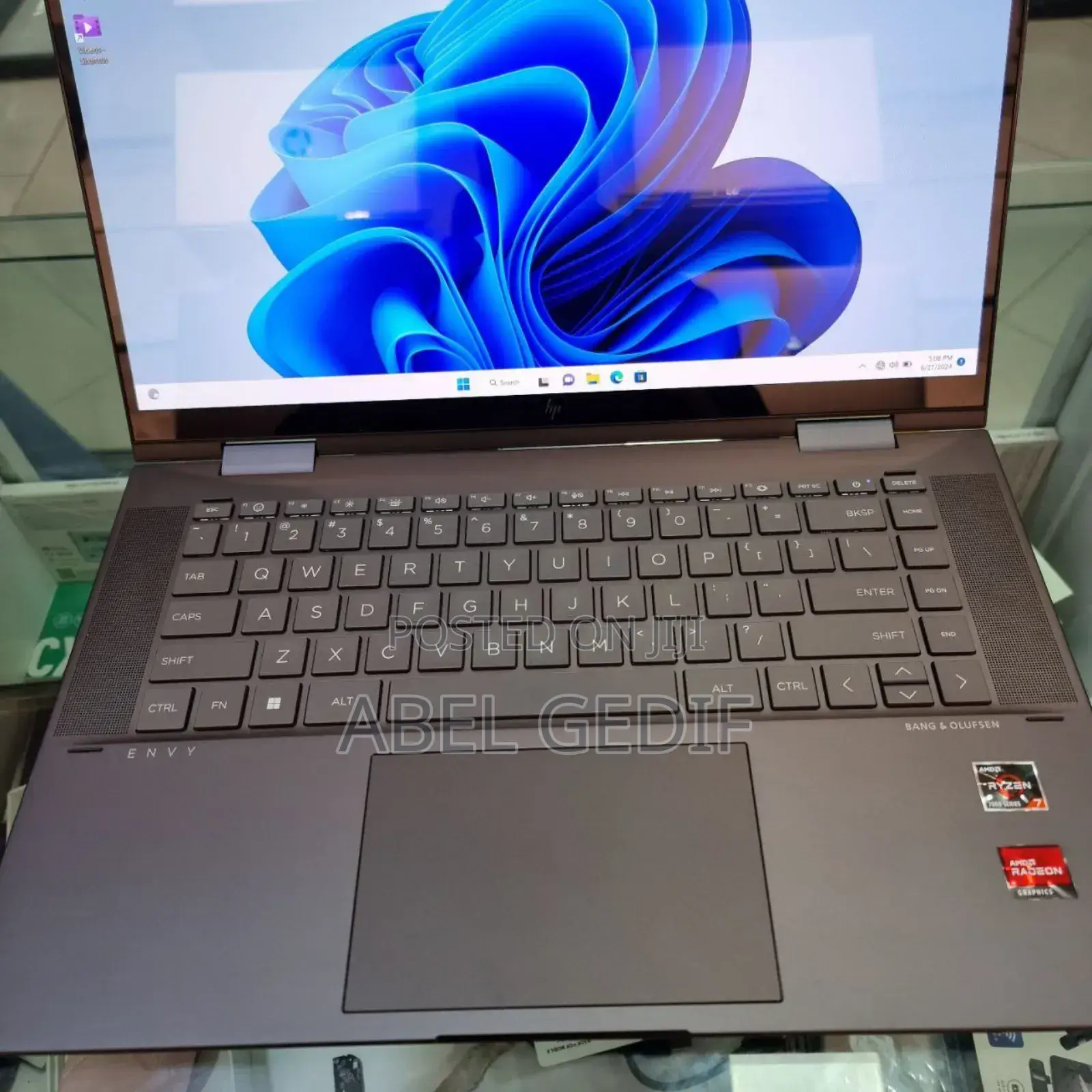 New Laptop HP Envy X360 16GB AMD Ryzen 7 SSD 512GB