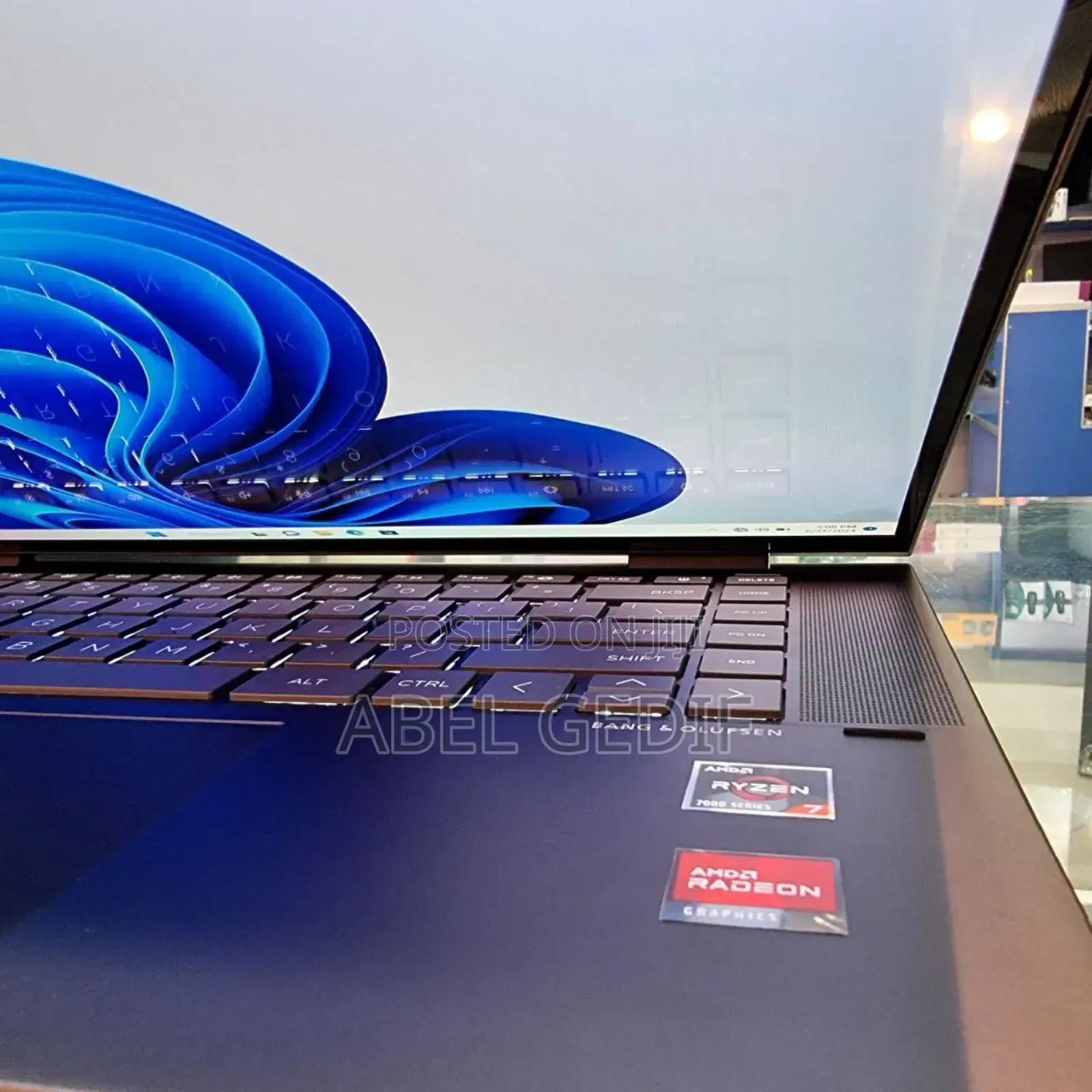 New Laptop HP Envy X360 16GB AMD Ryzen 7 SSD 512GB