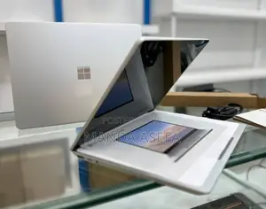 New Laptop Microsoft Surface 16GB Intel Core i5 SSD 256GB