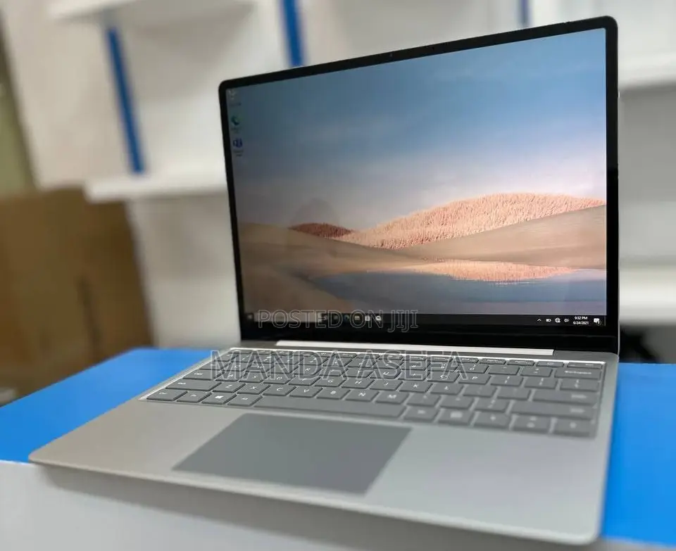 New Laptop Microsoft Surface 16GB Intel Core i5 SSD 256GB