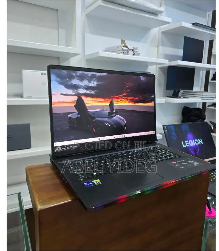 New Laptop MSI Raider GE76 12UGS 32GB Intel Core I9 SSD 2T