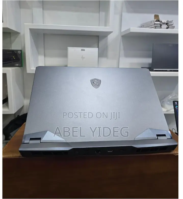 New Laptop MSI Raider GE76 12UGS 32GB Intel Core I9 SSD 2T