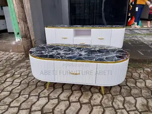 ቲቪስታንድእናቴብል