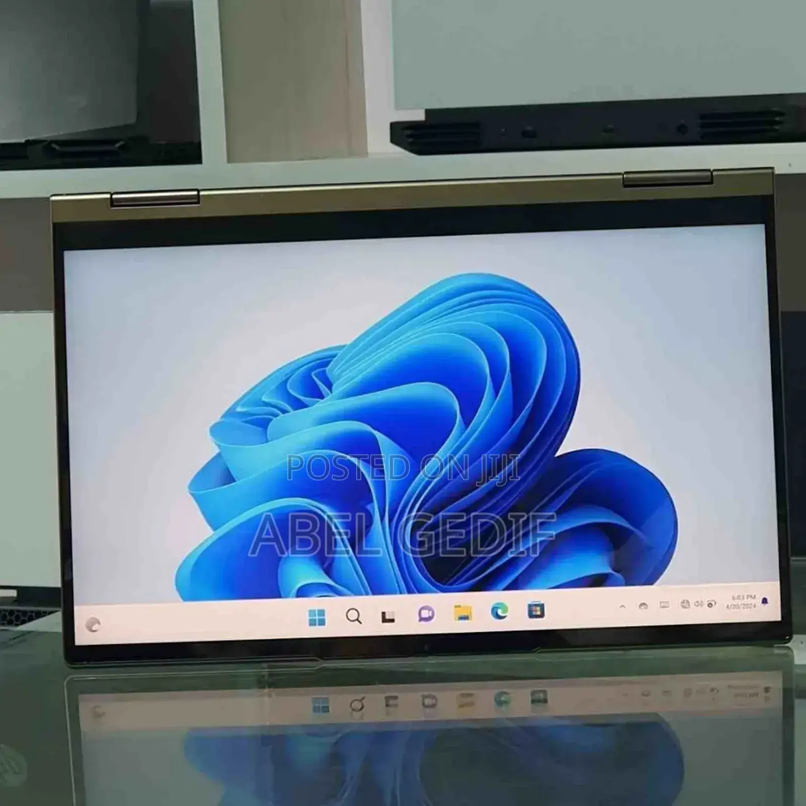 New Laptop Lenovo Yoga 700 12GB Intel Core I5 SSD 512GB