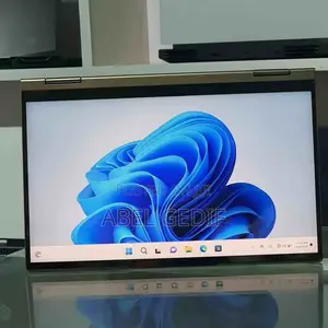 New Laptop Lenovo Yoga 700 12GB Intel Core I5 SSD 512GB