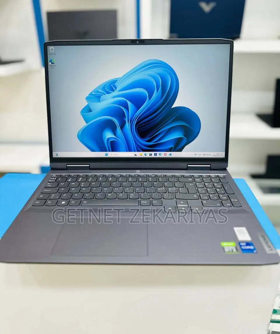 New Laptop Lenovo LOQ 15IRH8 16GB Intel Core I7 SSD 512GB