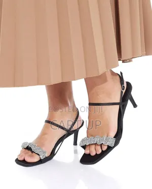 Max Strap Sandals