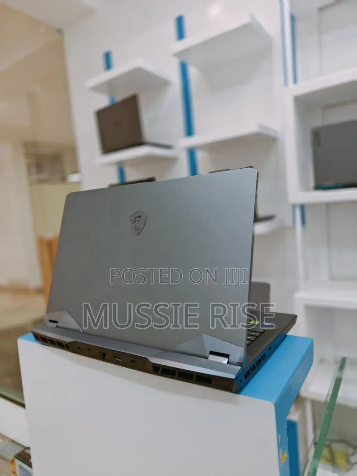 New Laptop MSI Raider GE76 12UGS 32GB Intel Core I9 SSD 1T