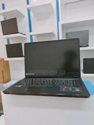 New Laptop MSI Raider GE76 12UGS 32GB Intel Core I9 SSD 1T